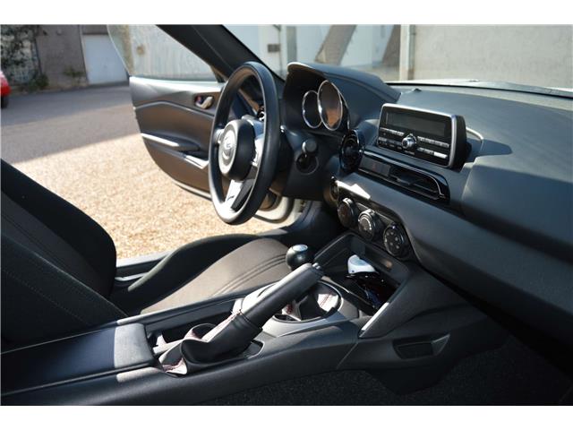 Left hand drive car MAZDA MX 5 (01/04/2016) - 